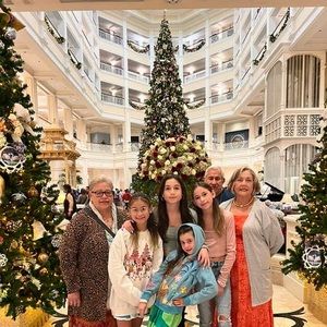 Meet your Posher, Eva